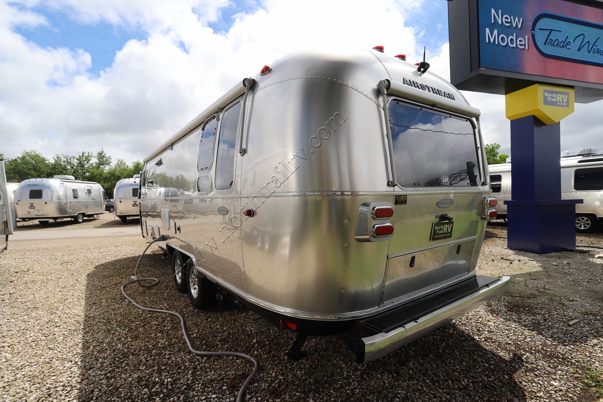 Used 2018 Airstream Flying Cloud 28RBQ Travel Trailer  For Sale