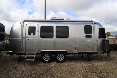 2023 Airstream Flying Cloud 23FBT