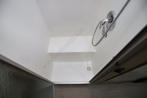 2018 Airstream Flying Cloud 28RBQ