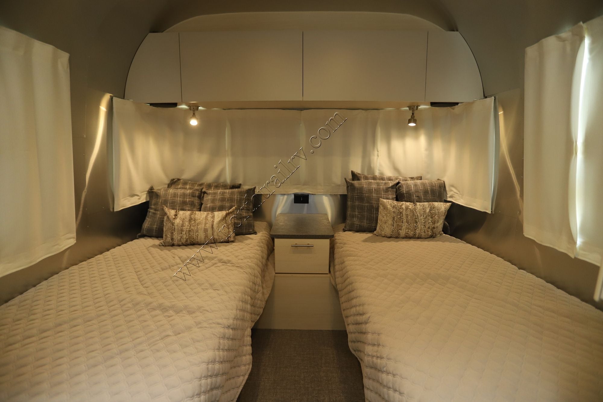 Used 2023 Airstream Flying Cloud 23FBT Travel Trailer  For Sale