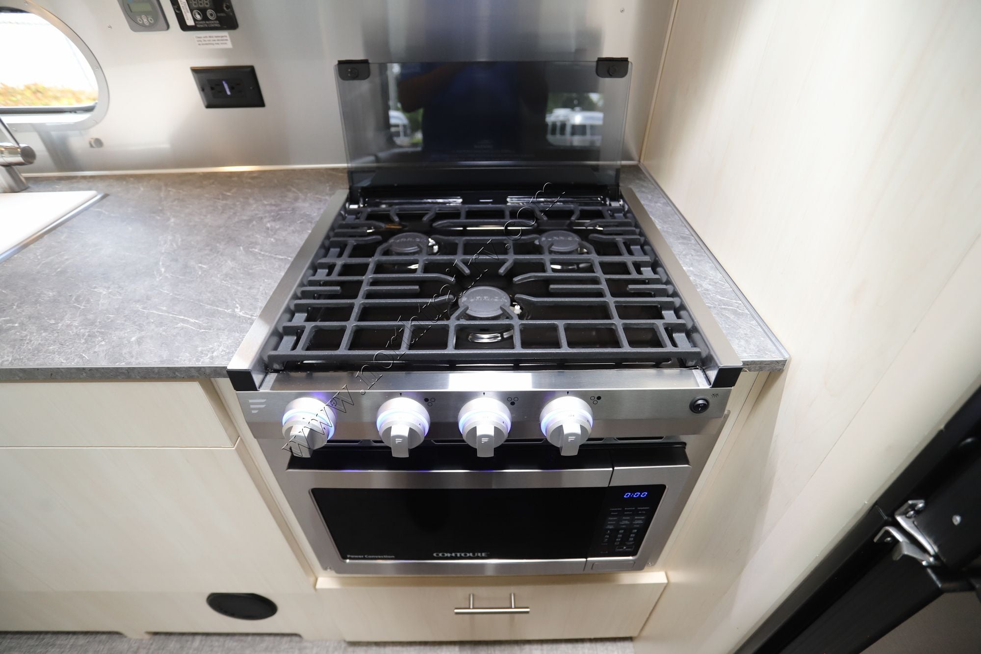 Used 2023 Airstream Flying Cloud 23FBT Travel Trailer  For Sale