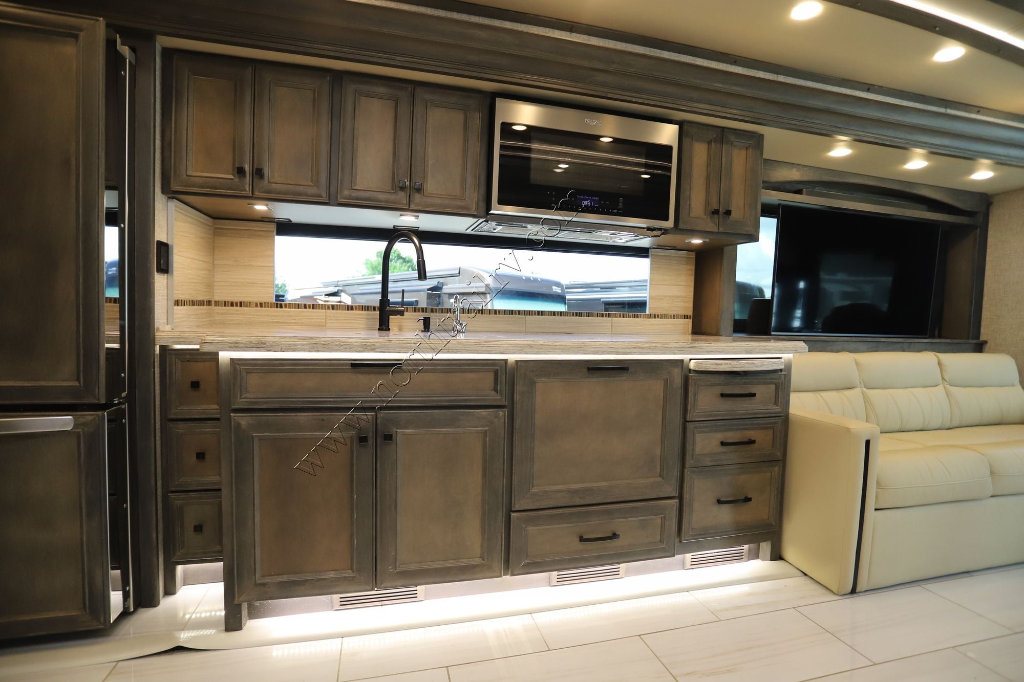 Used 2023 Tiffin Motor Homes Allegro Bus 45FP Class A  For Sale