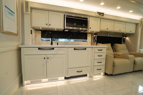 2026 Tiffin Motor Homes Phaeton 40IH