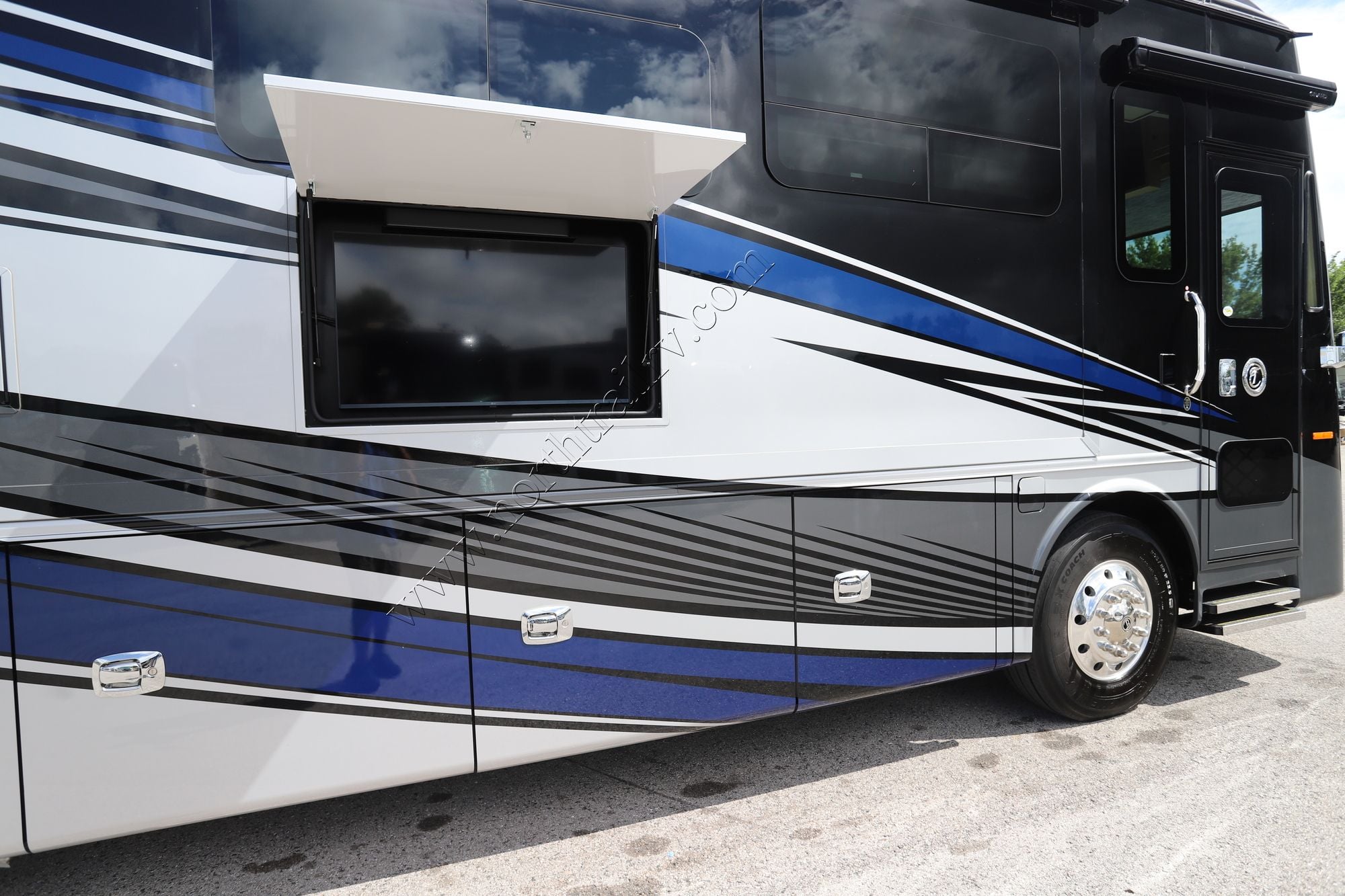 Used 2026 Tiffin Motor Homes Phaeton 40IH Class A  For Sale