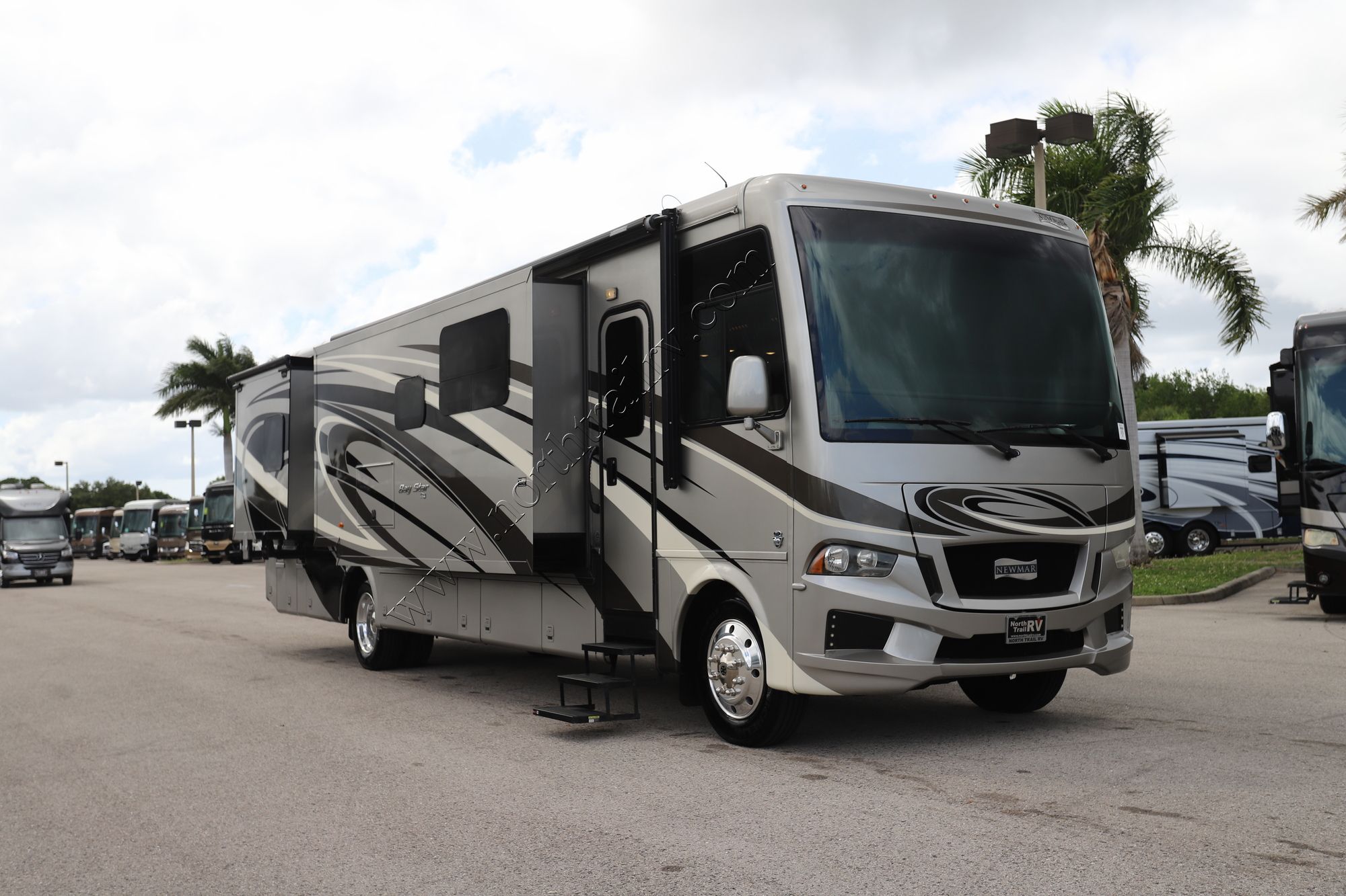 Used 2019 Newmar Bay Star 3626 Class A  For Sale