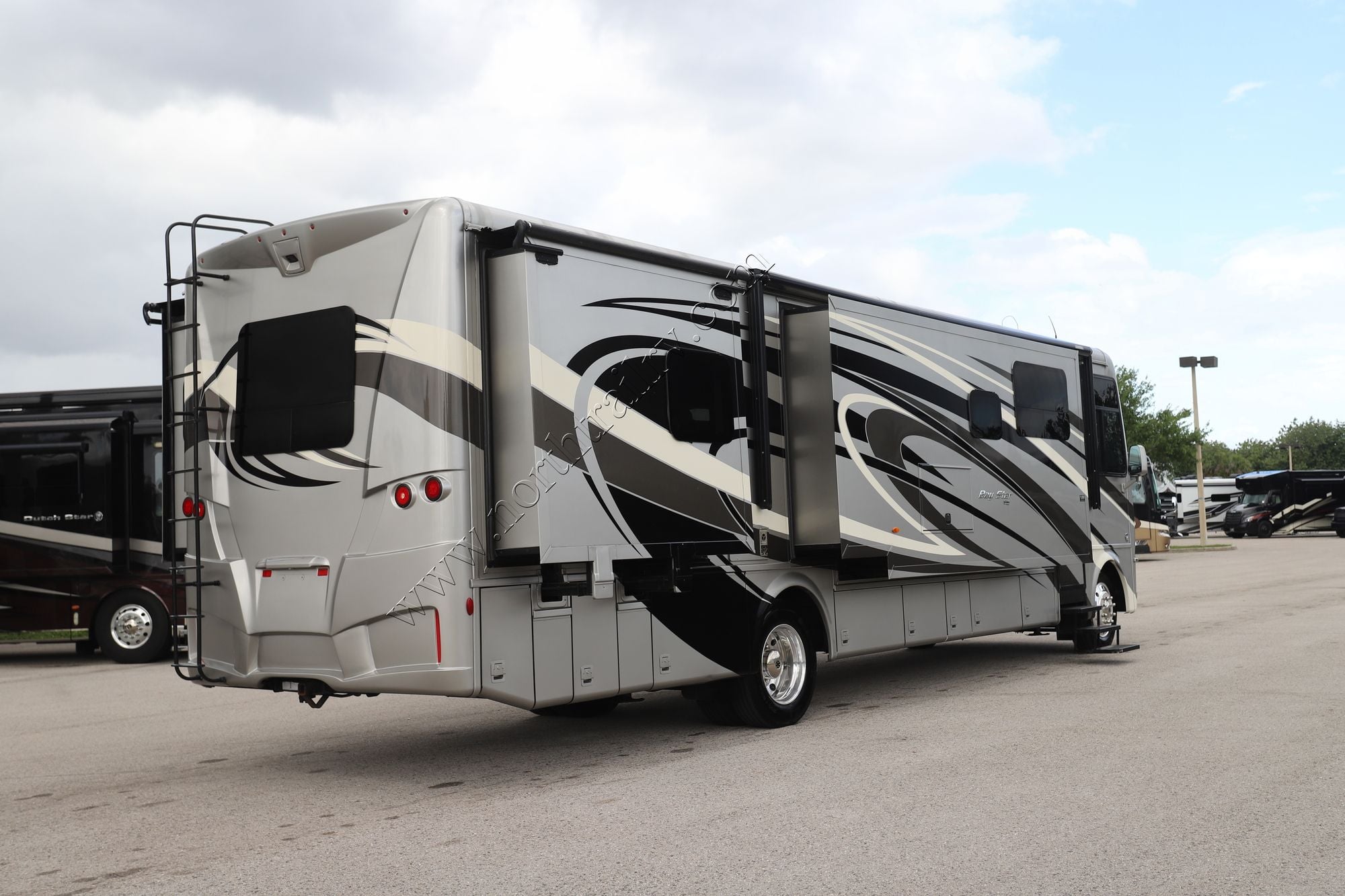 Used 2019 Newmar Bay Star 3626 Class A  For Sale
