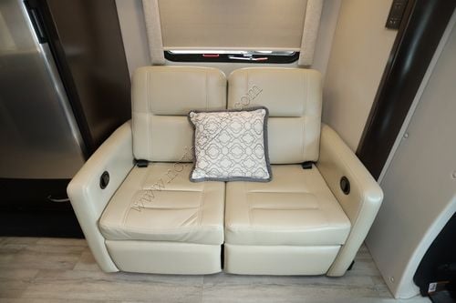 2023 Renegade Rv Vienna 25VTBN