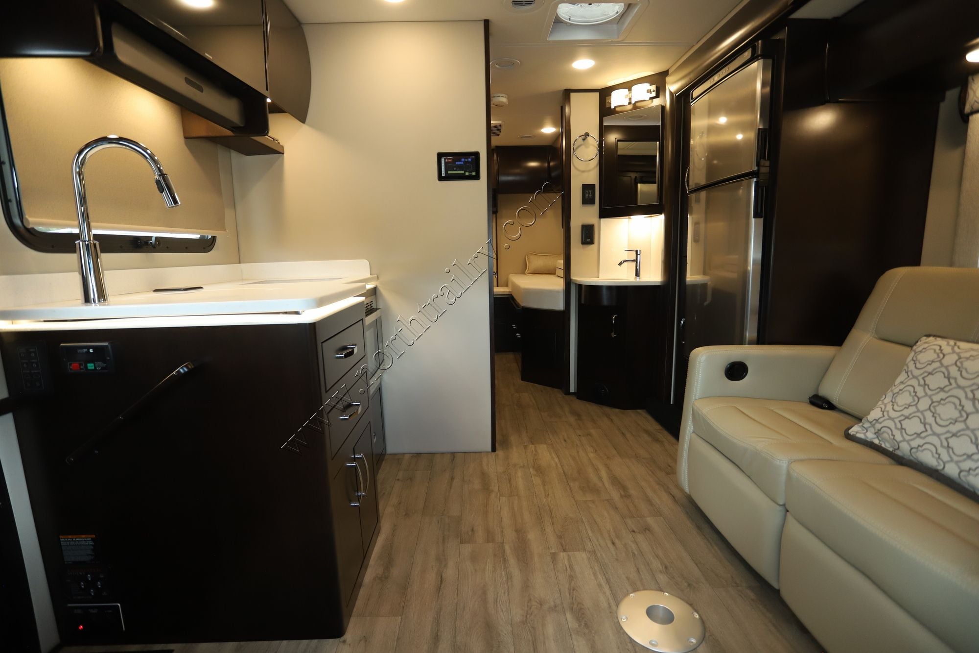 Used 2023 Renegade Rv Vienna 25VTBN Class C  For Sale