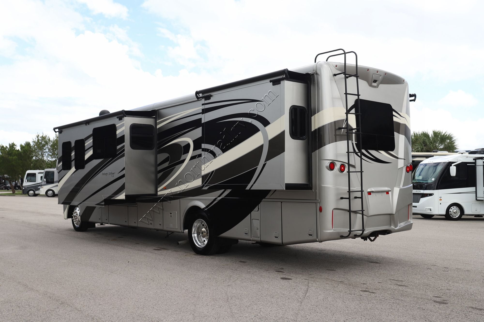 Used 2019 Newmar Bay Star 3626 Class A  For Sale