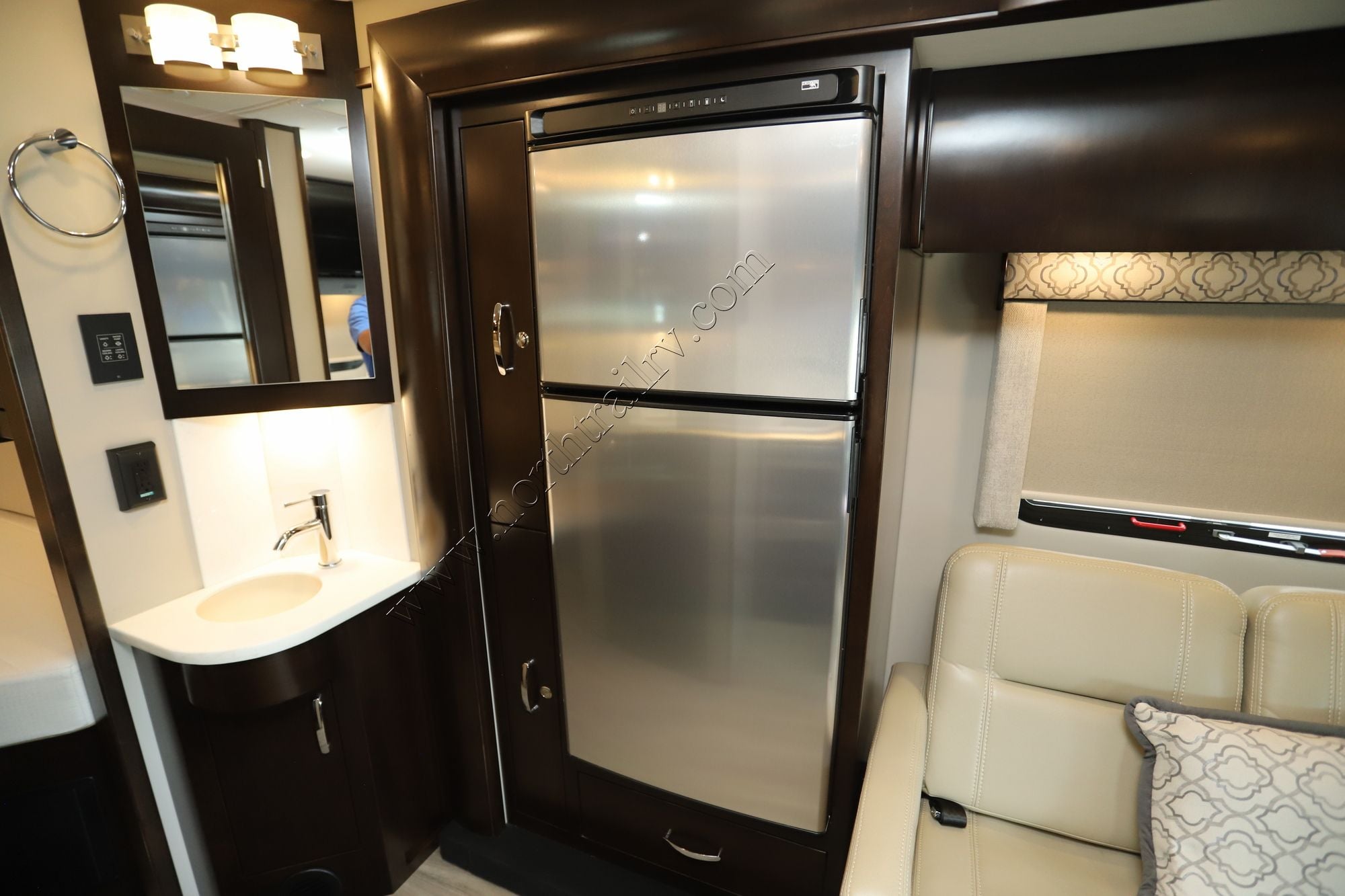 Used 2023 Renegade Rv Vienna 25VTBN Class C  For Sale