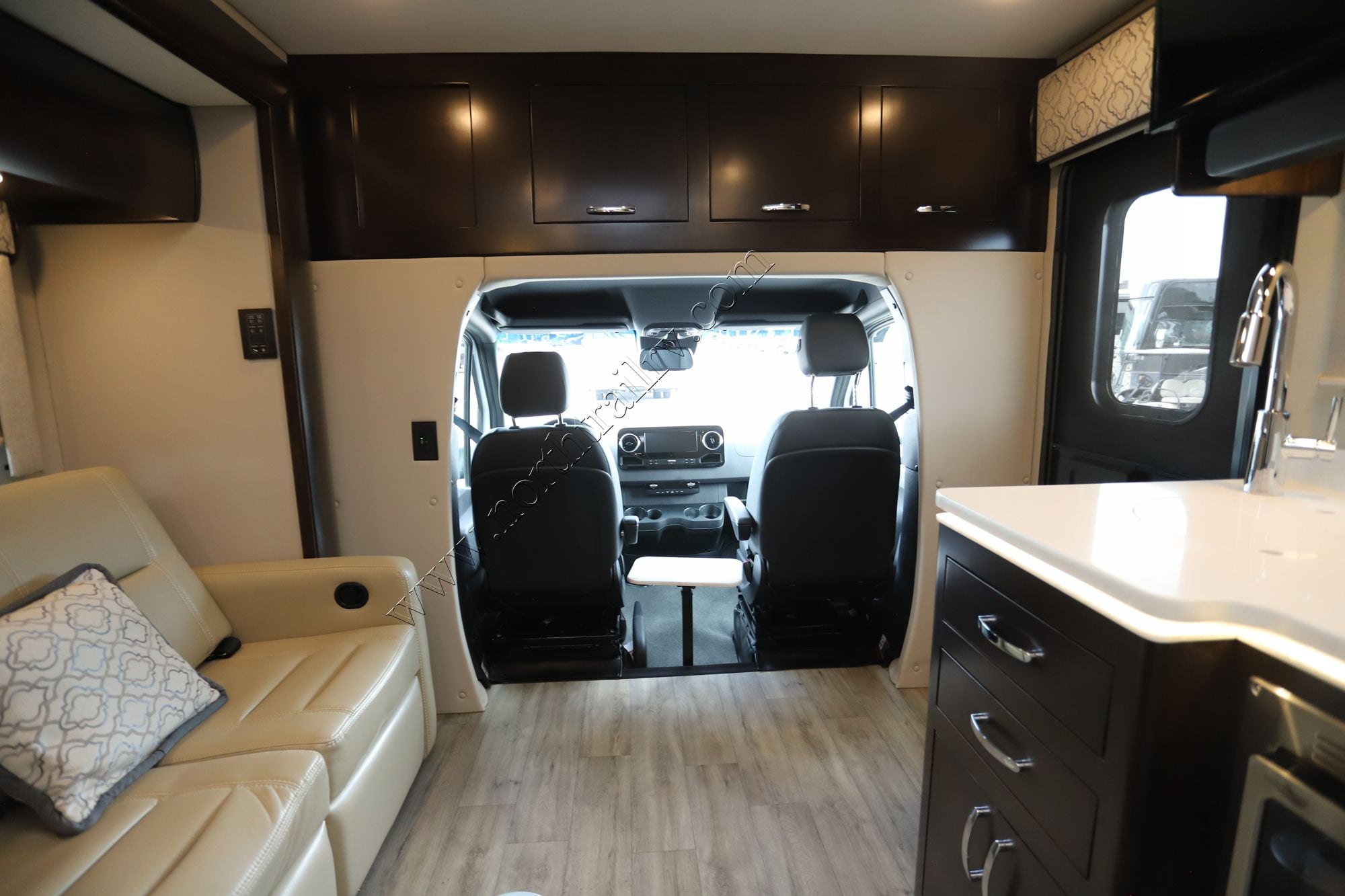 Used 2023 Renegade Rv Vienna 25VTBN Class C  For Sale