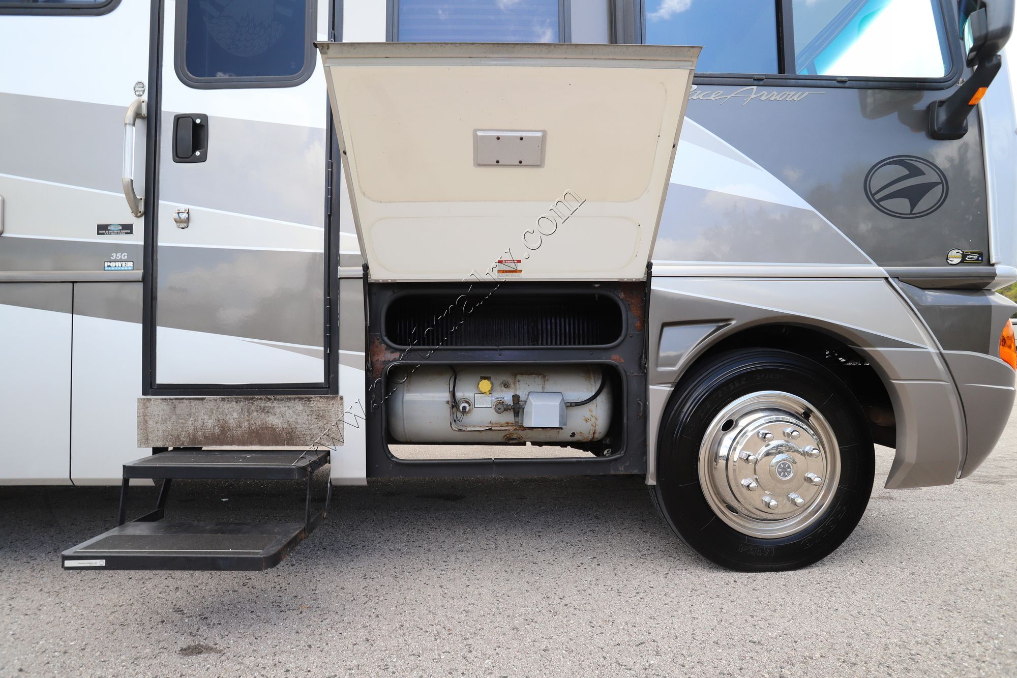 Used 2005 Fleetwood Pace Arrow 35G Class A  For Sale