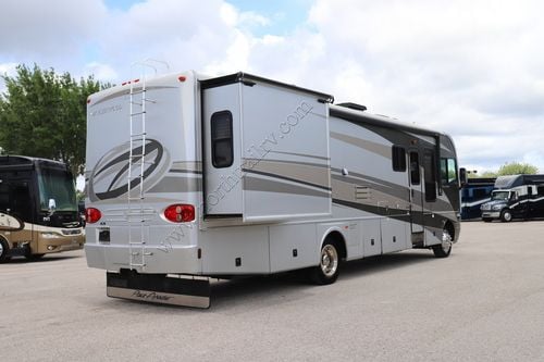 2005 Fleetwood Pace Arrow 35G