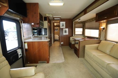 2005 Fleetwood Pace Arrow 35G