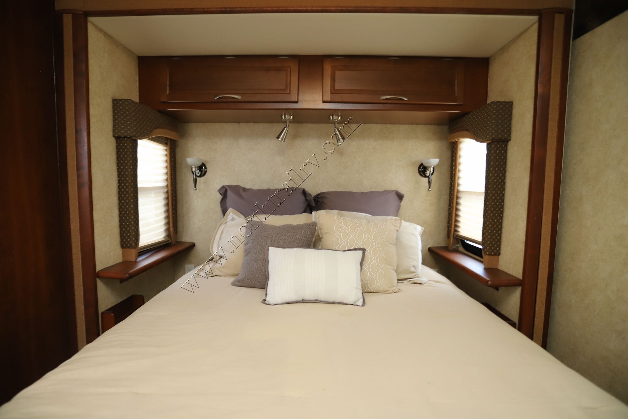 Used 2005 Fleetwood Pace Arrow 35G Class A  For Sale