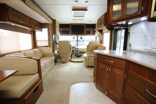 2005 Fleetwood Pace Arrow 35G