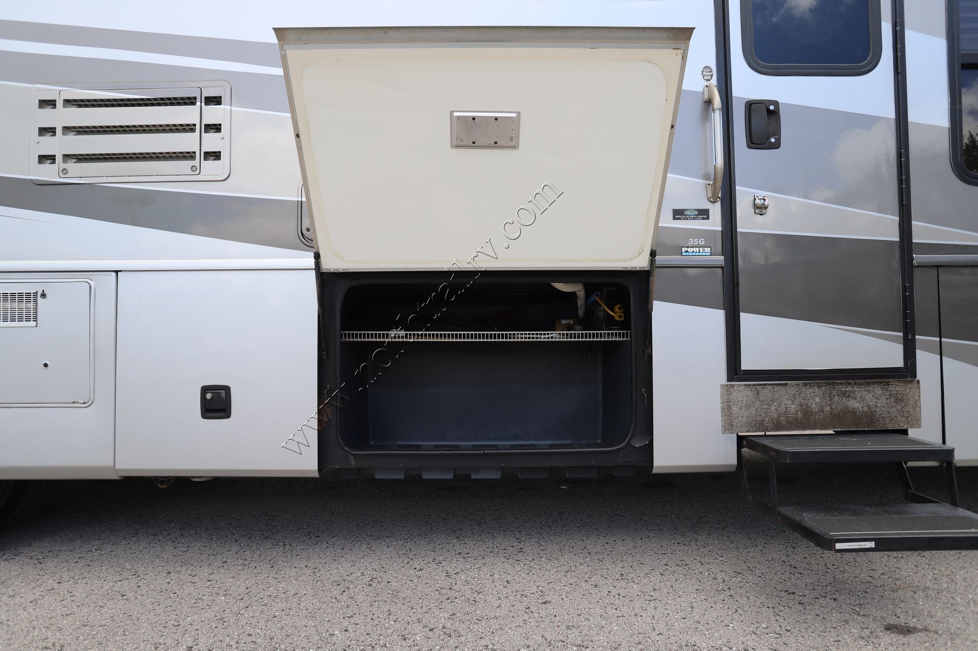 Used 2005 Fleetwood Pace Arrow 35G Class A  For Sale
