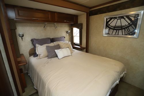 2005 Fleetwood Pace Arrow 35G