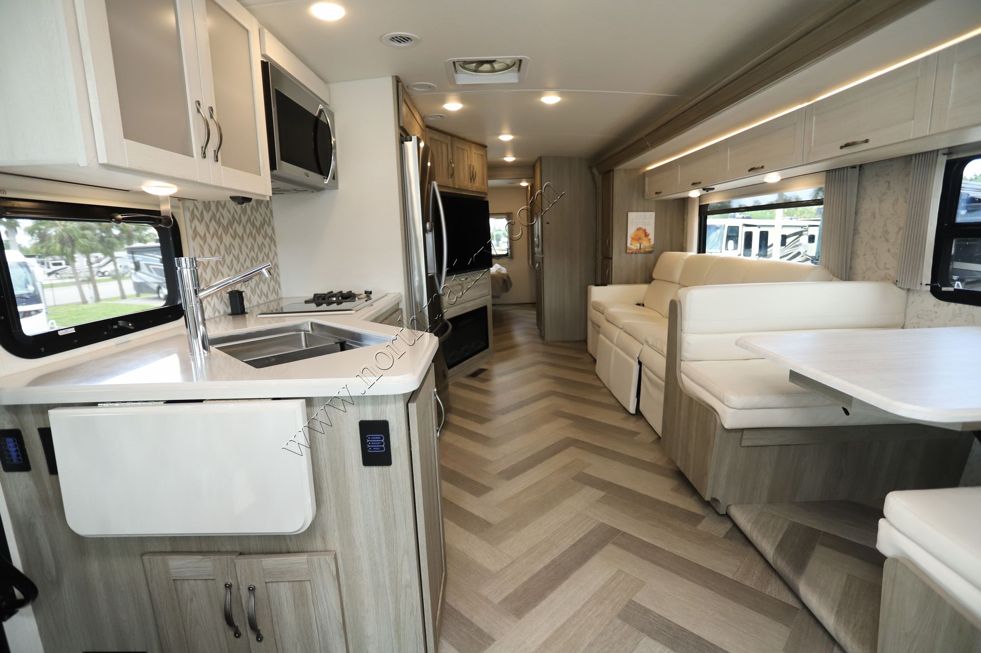 Used 2023 Winnebago Adventurer 34W Class A  For Sale