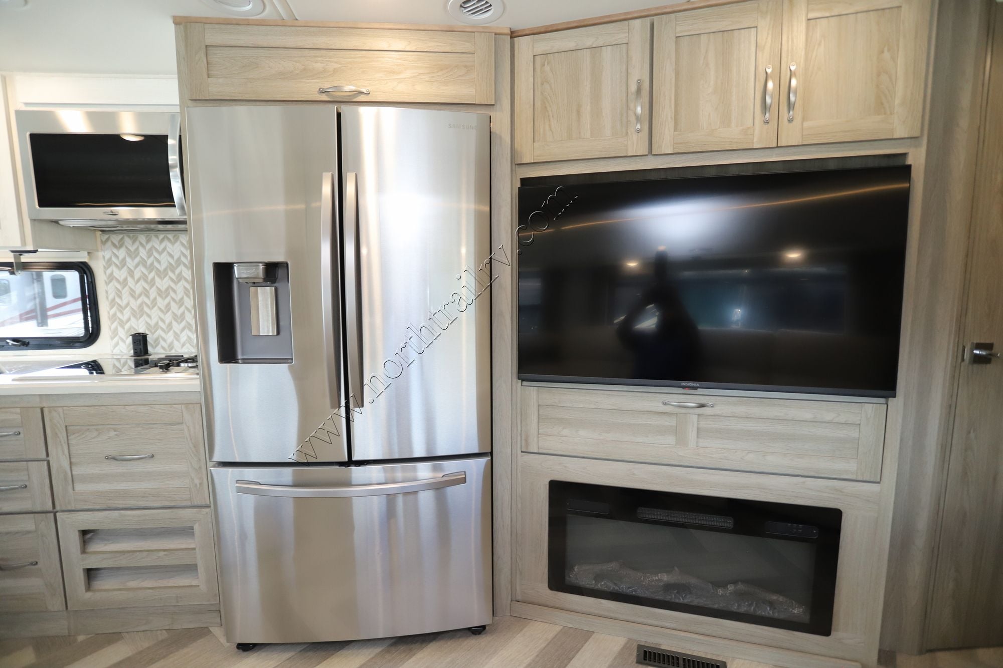 Used 2023 Winnebago Adventurer 34W Class A  For Sale