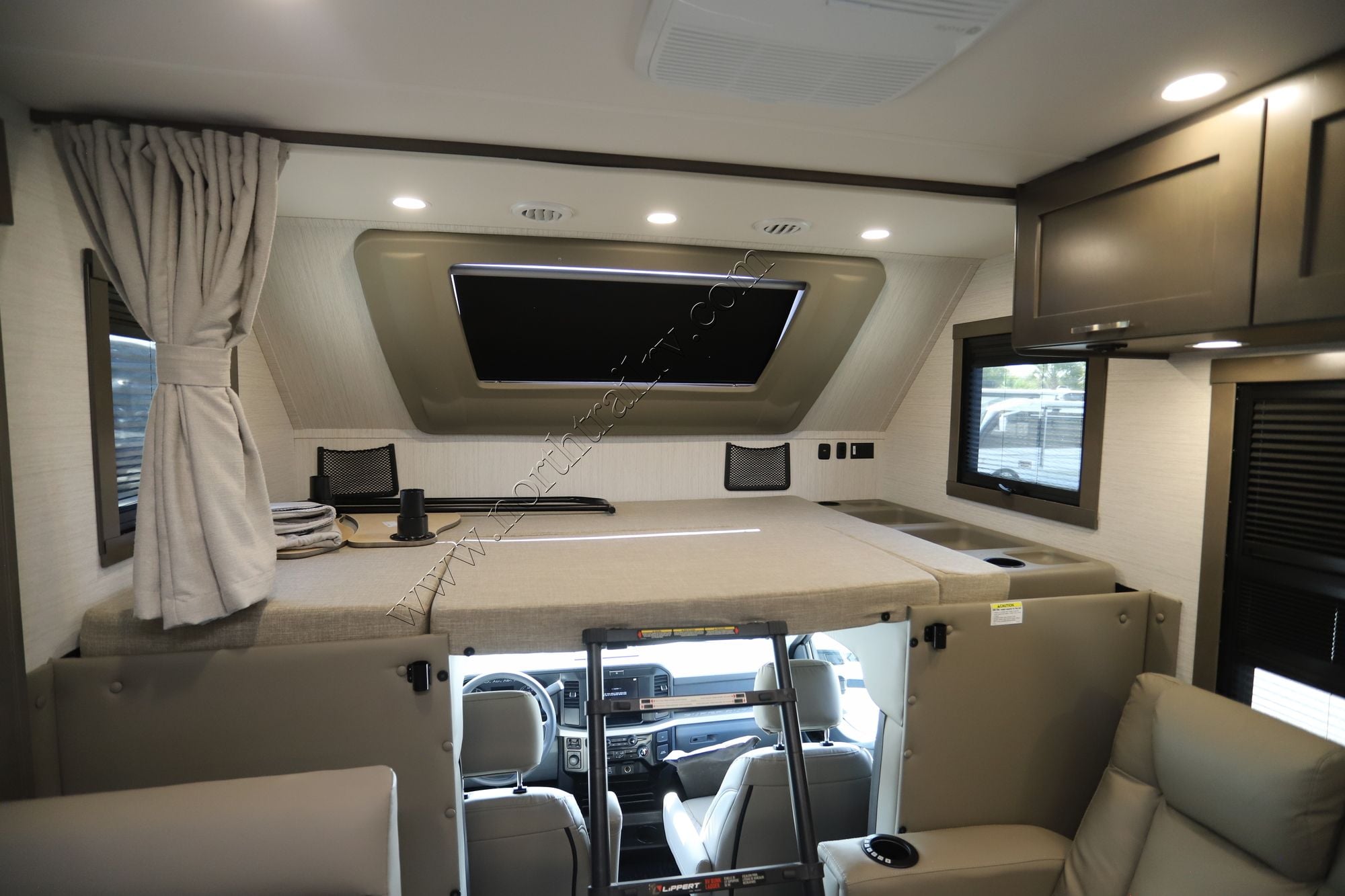 New 2026 Dynamax Isata 6 31KS Super C  For Sale