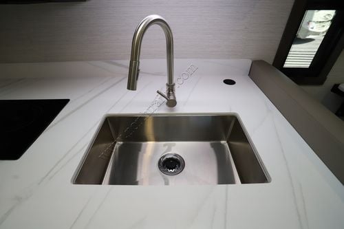 2026 Dynamax Isata 6 31KS