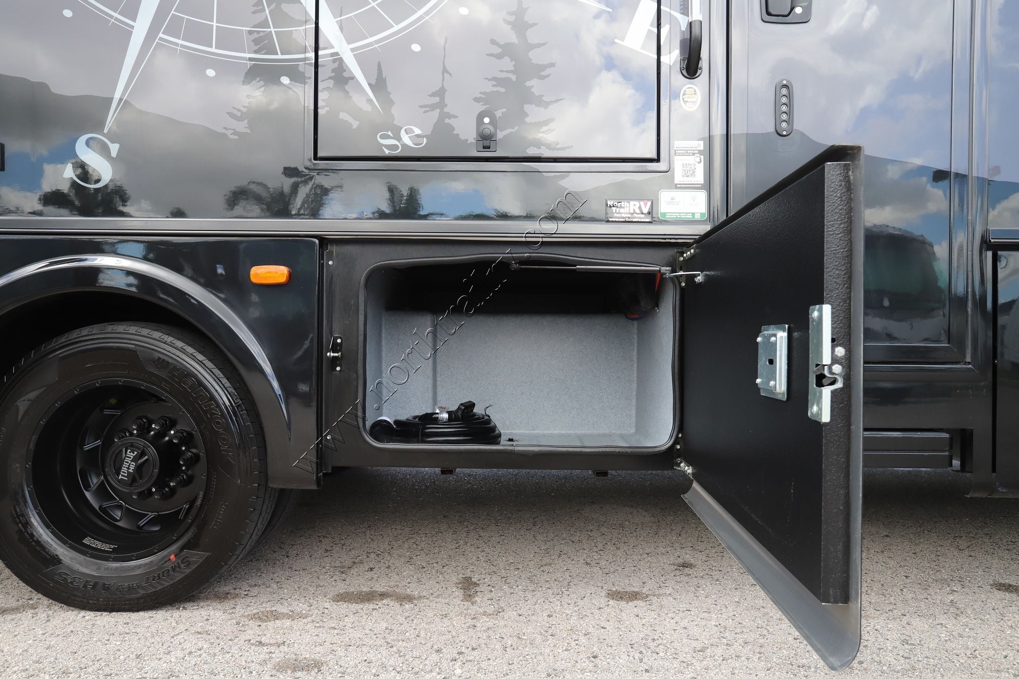 New 2026 Dynamax Isata 6 31KS Super C  For Sale