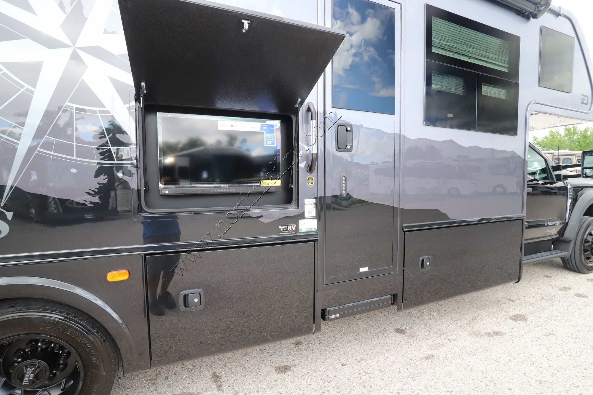 New 2026 Dynamax Isata 6 31KS Super C  For Sale