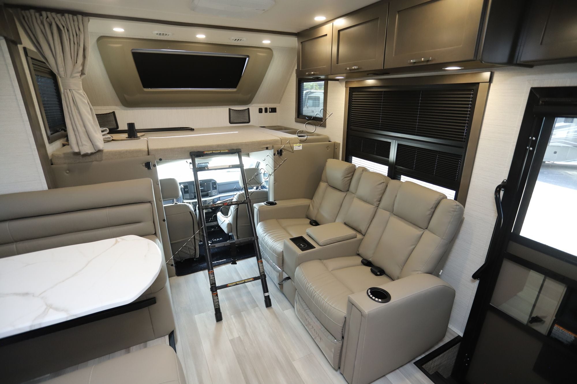 New 2026 Dynamax Isata 6 31KS Super C  For Sale