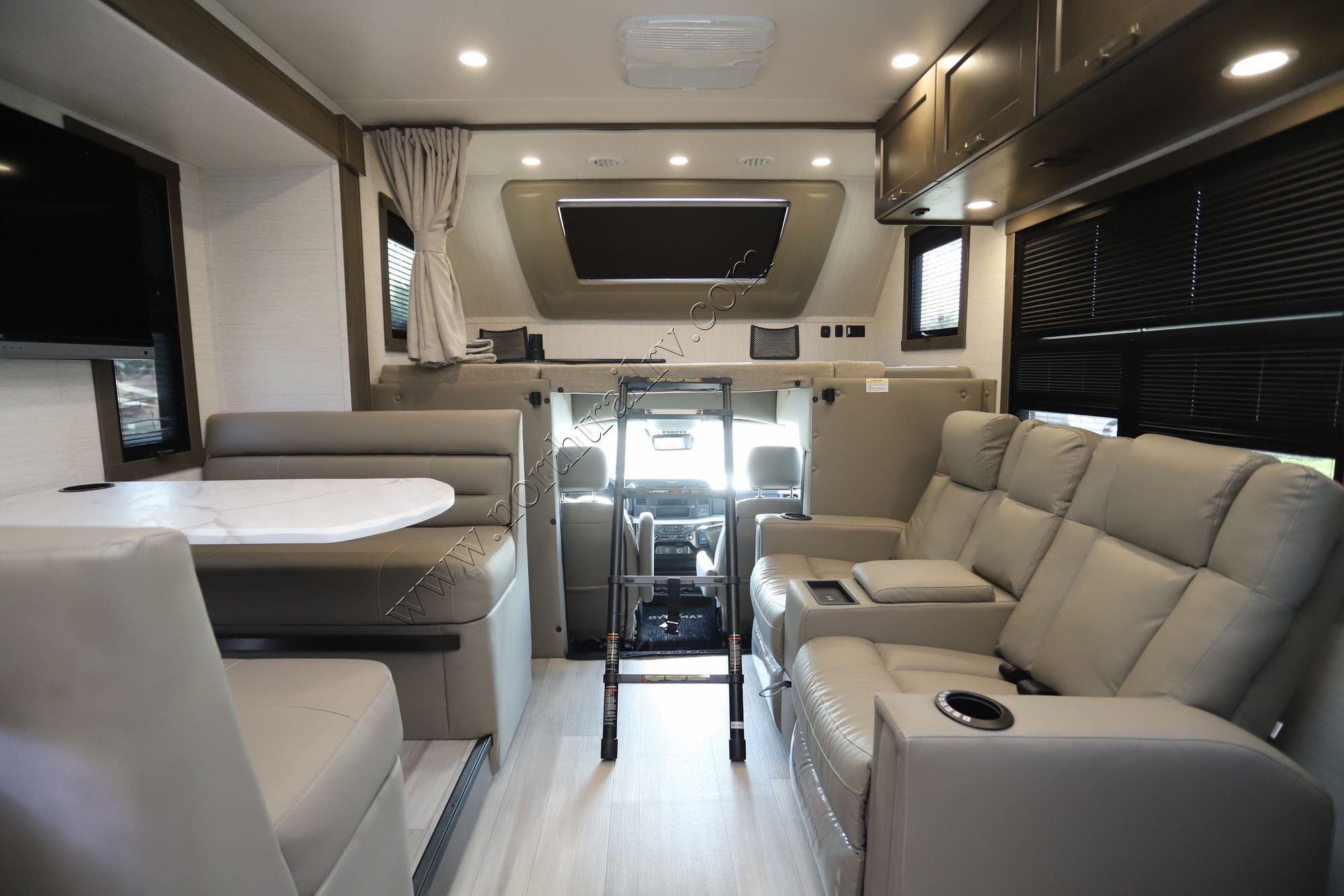 New 2026 Dynamax Isata 6 31KS Super C  For Sale