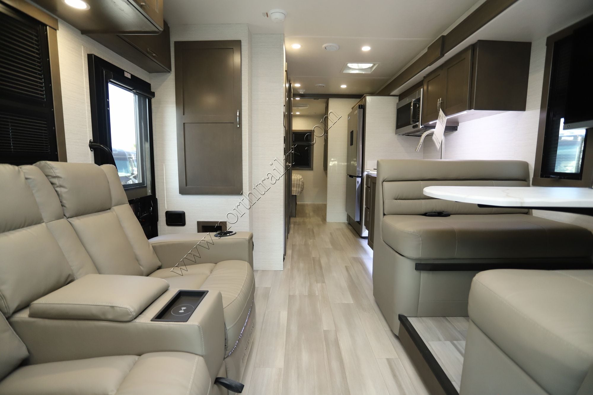 New 2026 Dynamax Isata 6 31KS Super C  For Sale