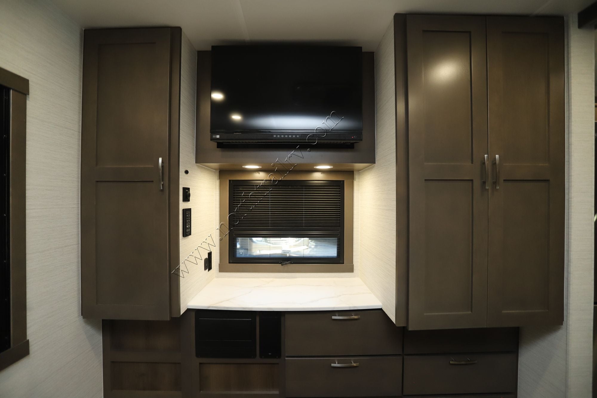 New 2026 Dynamax Isata 6 31KS Super C  For Sale