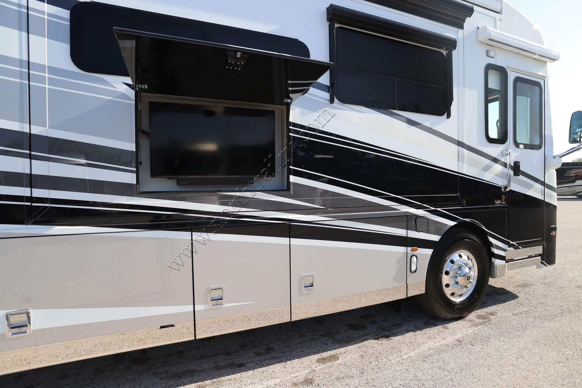 New 2026 Newmar Dutch Star 4325 Class A  For Sale