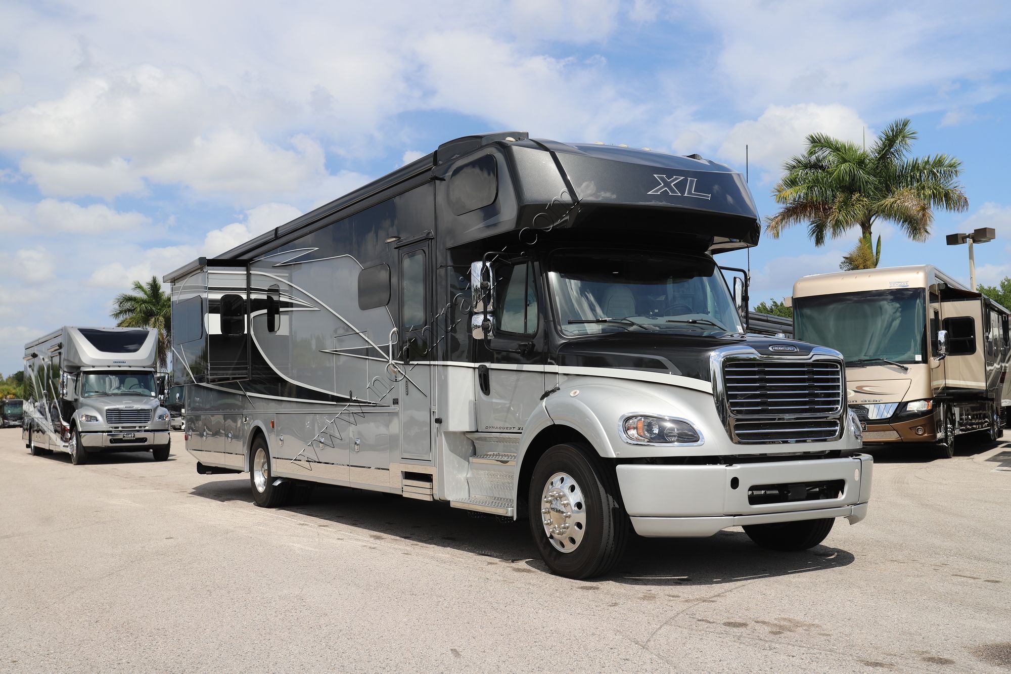 Used 2022 Dynamax Dynaquest Xl 37RB Super C  For Sale