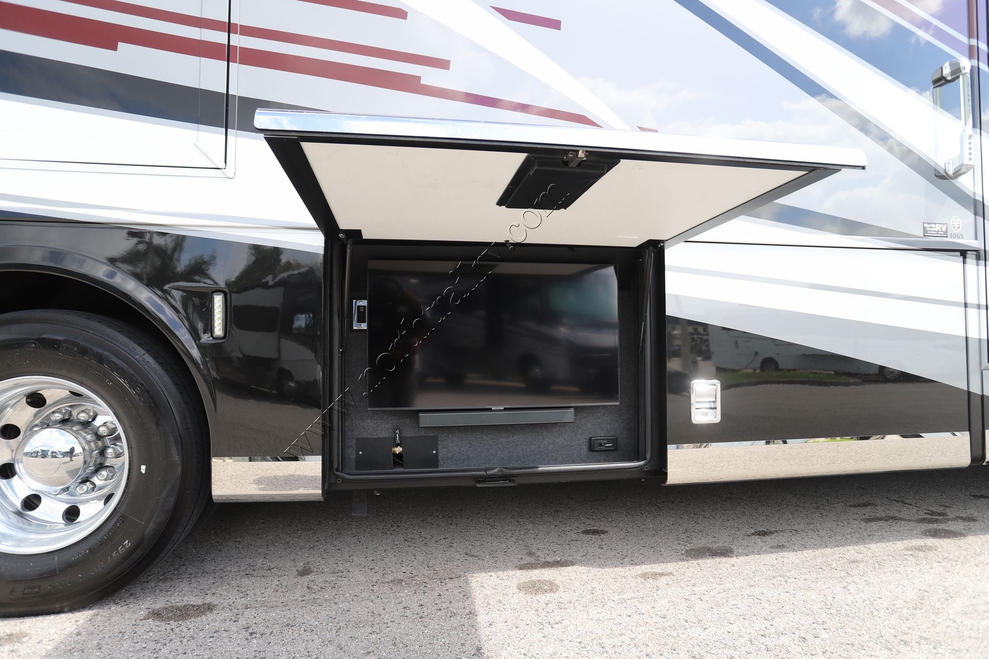 Used 2023 Newmar Super Star 4065 Super C  For Sale