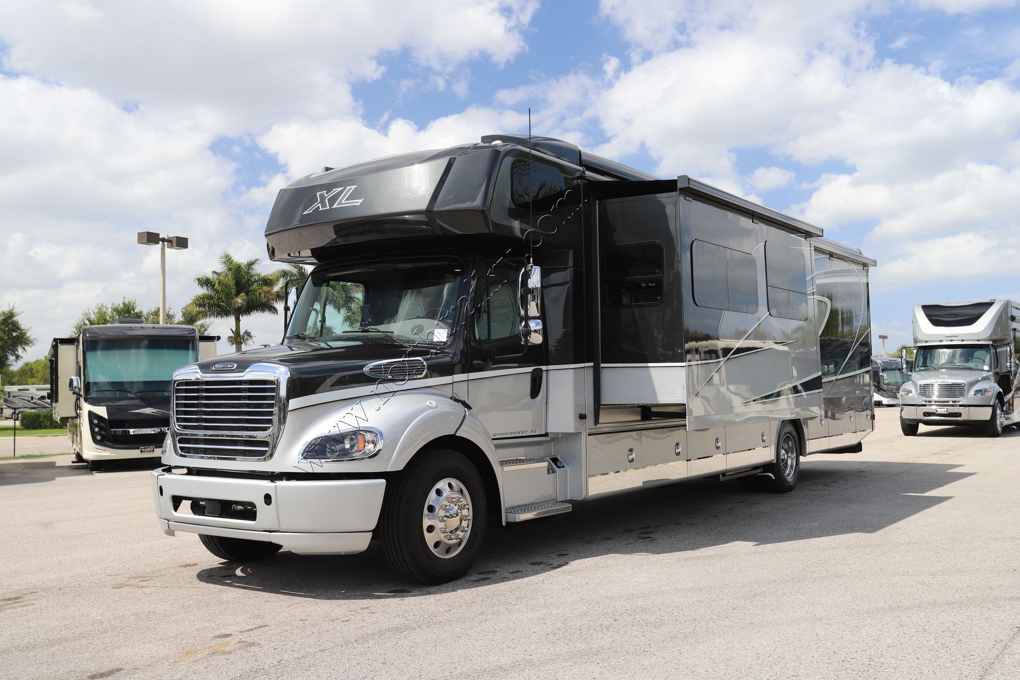 Used 2022 Dynamax Dynaquest Xl 37RB Super C  For Sale