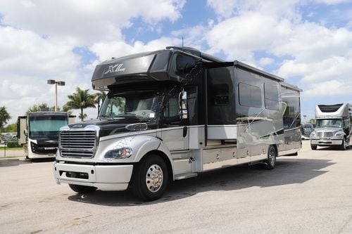 2022 Dynamax Dynaquest Xl 37RB