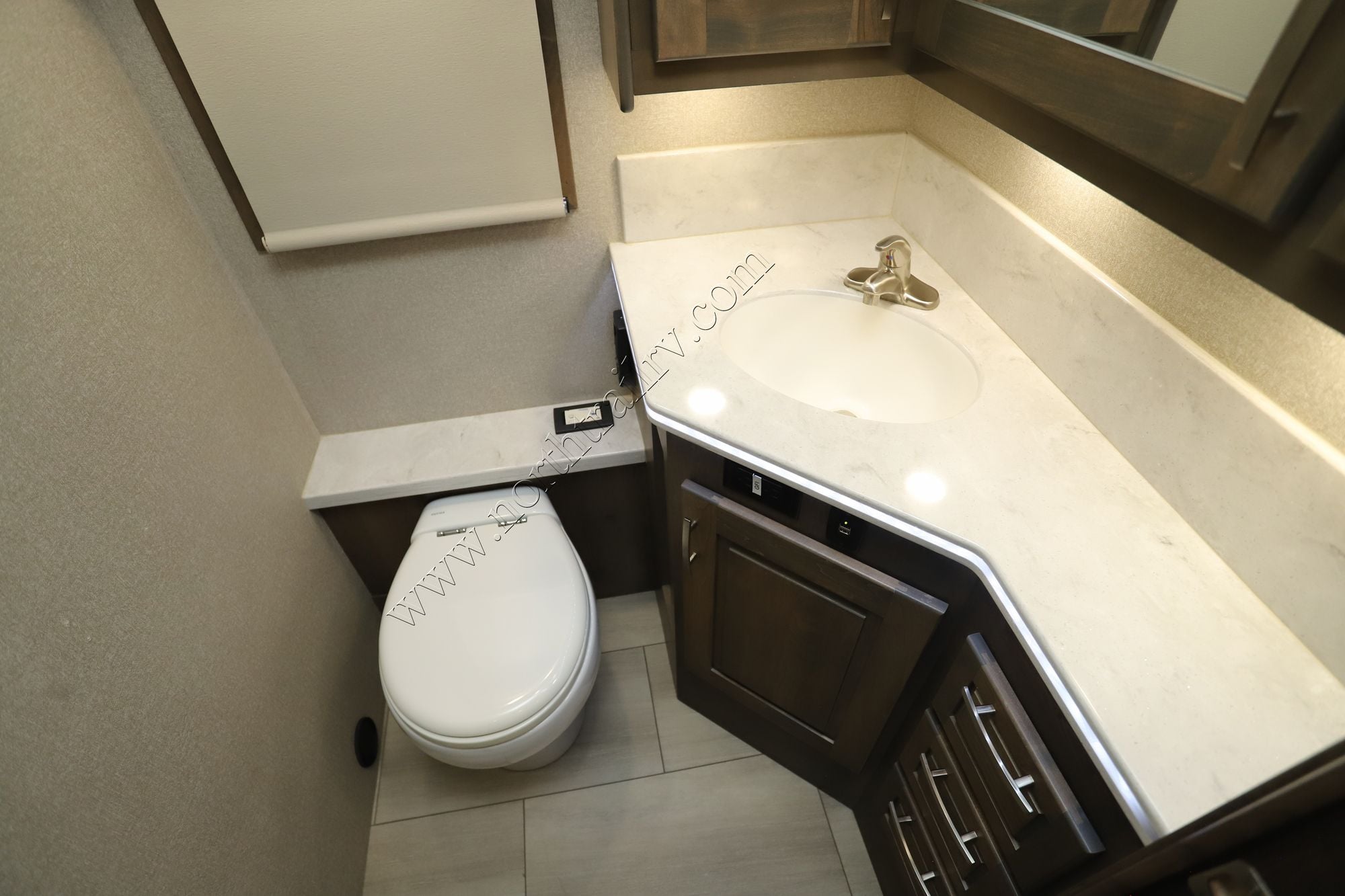 Used 2022 Dynamax Dynaquest Xl 37RB Super C  For Sale