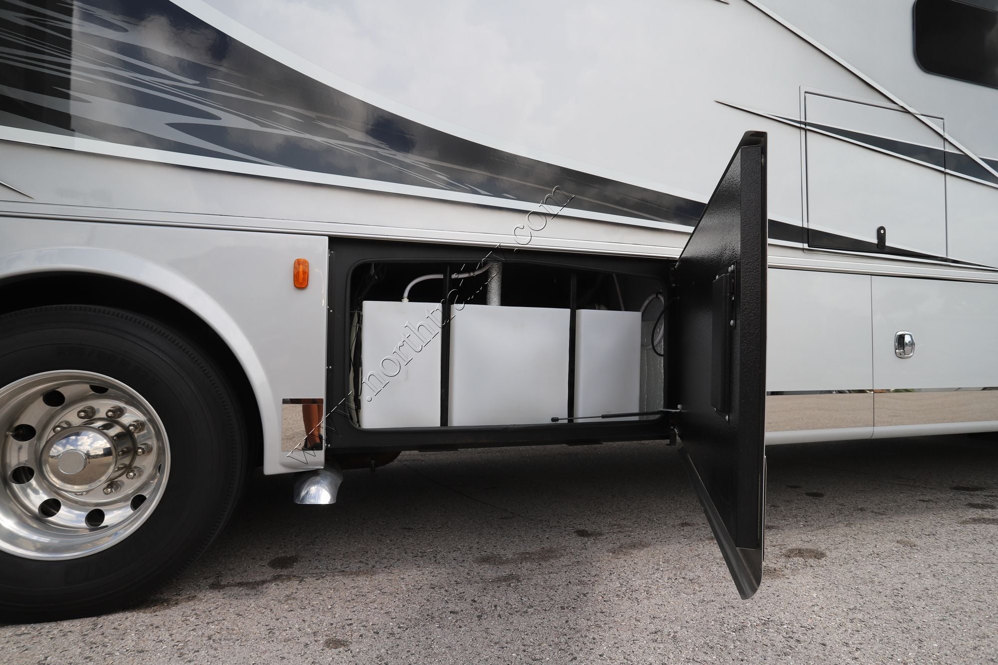 Used 2022 Dynamax Dynaquest Xl 37RB Super C  For Sale