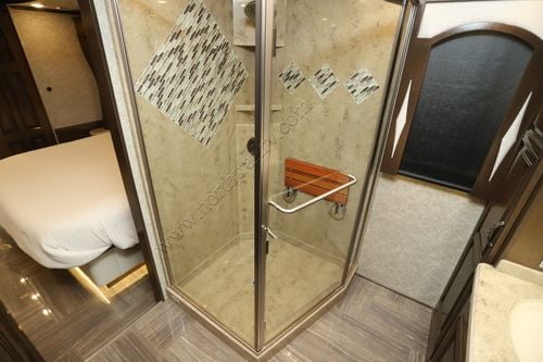 2018 Newmar London Aire 4534