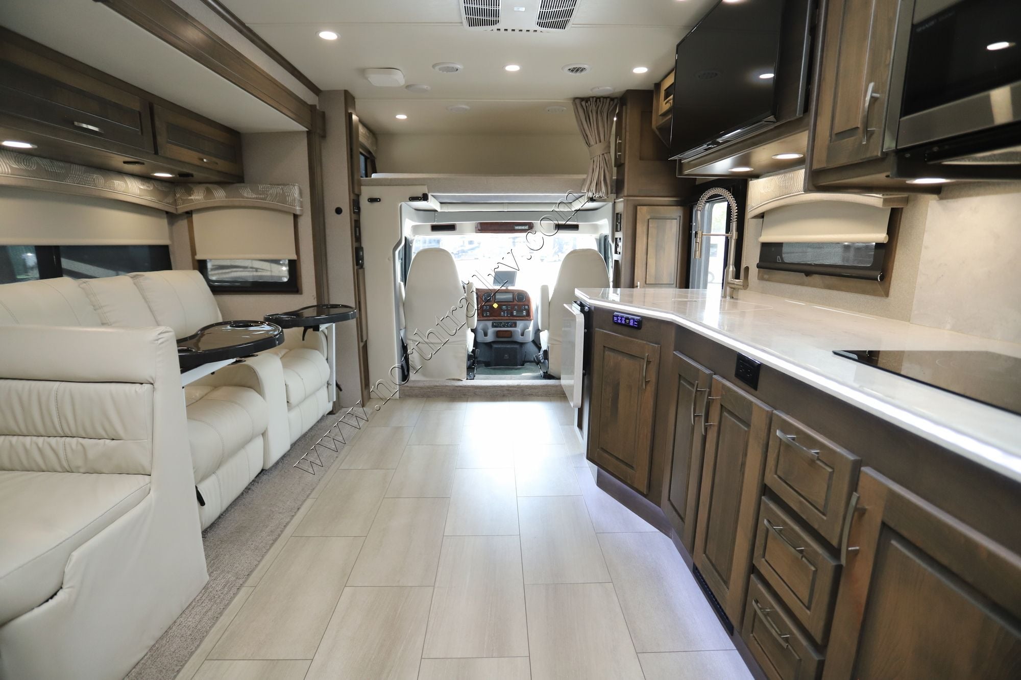 Used 2022 Dynamax Dynaquest Xl 37RB Super C  For Sale