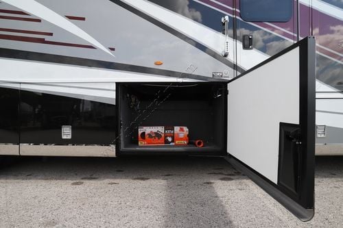 2023 Newmar Super Star 4065