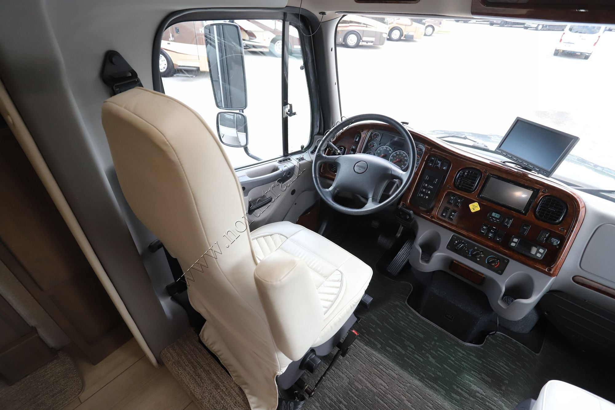 Used 2022 Dynamax Dynaquest Xl 37RB Super C  For Sale