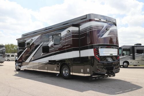 2023 Newmar Super Star 4065