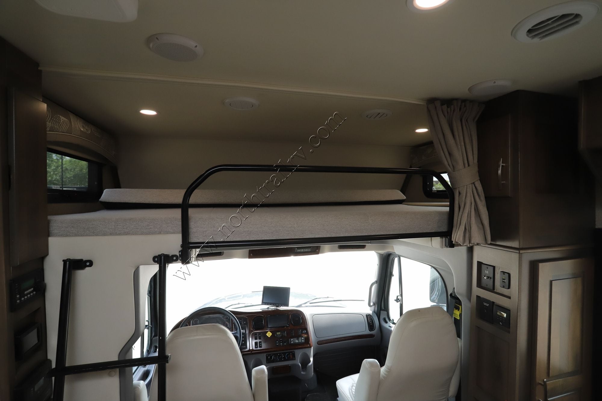 Used 2022 Dynamax Dynaquest Xl 37RB Super C  For Sale