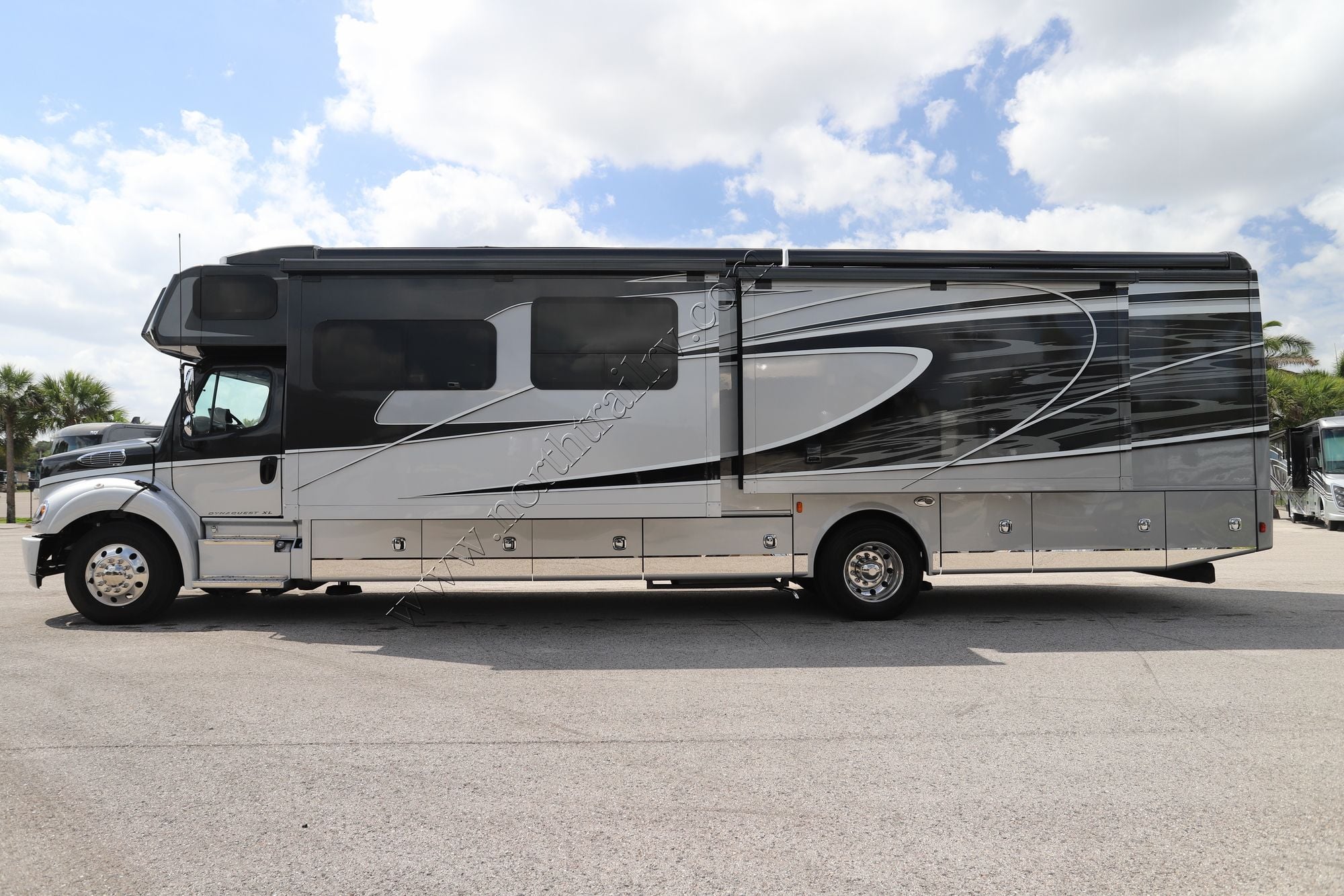 Used 2022 Dynamax Dynaquest Xl 37RB Super C  For Sale