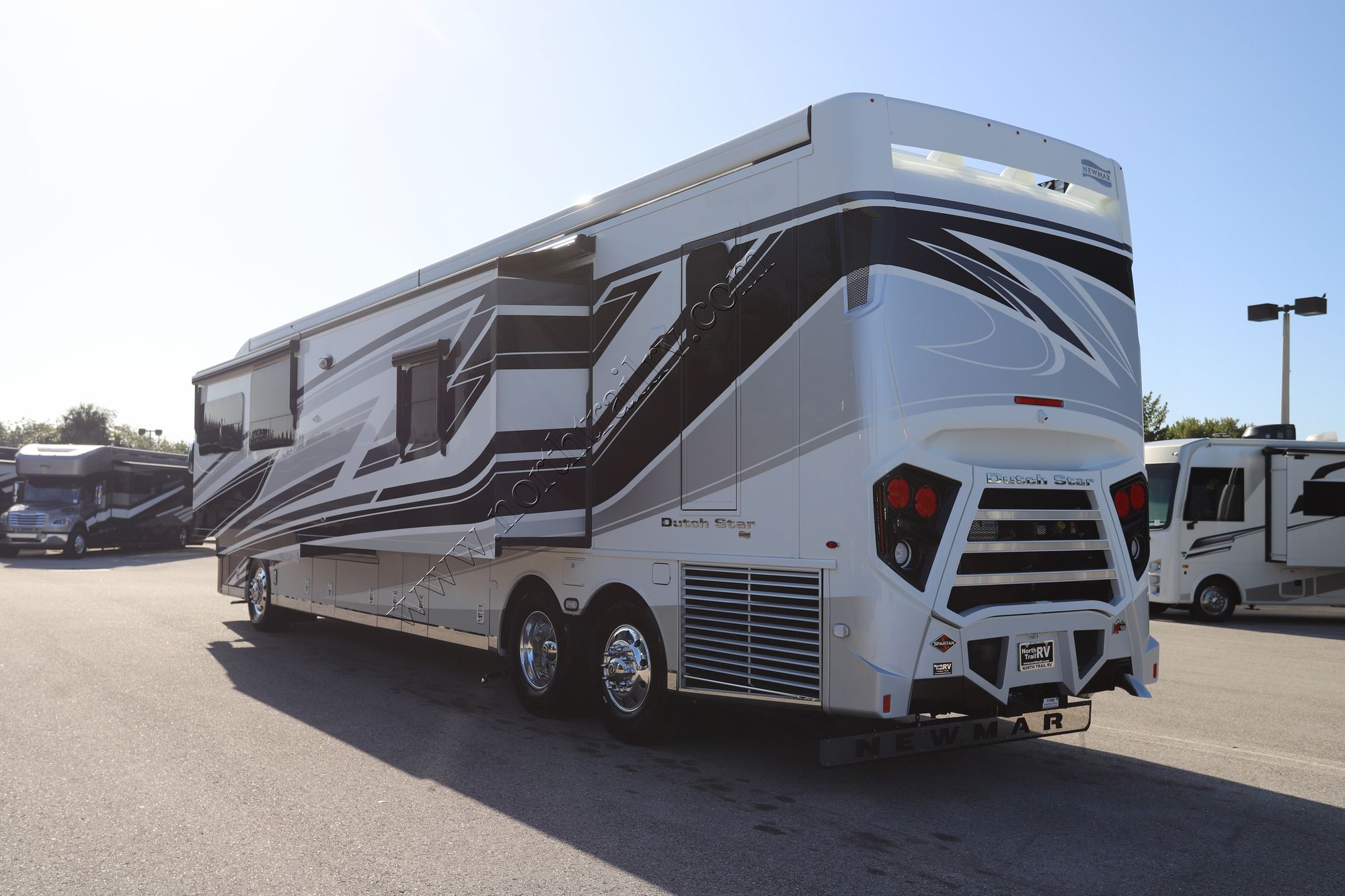 New 2026 Newmar Dutch Star 4325 Class A  For Sale