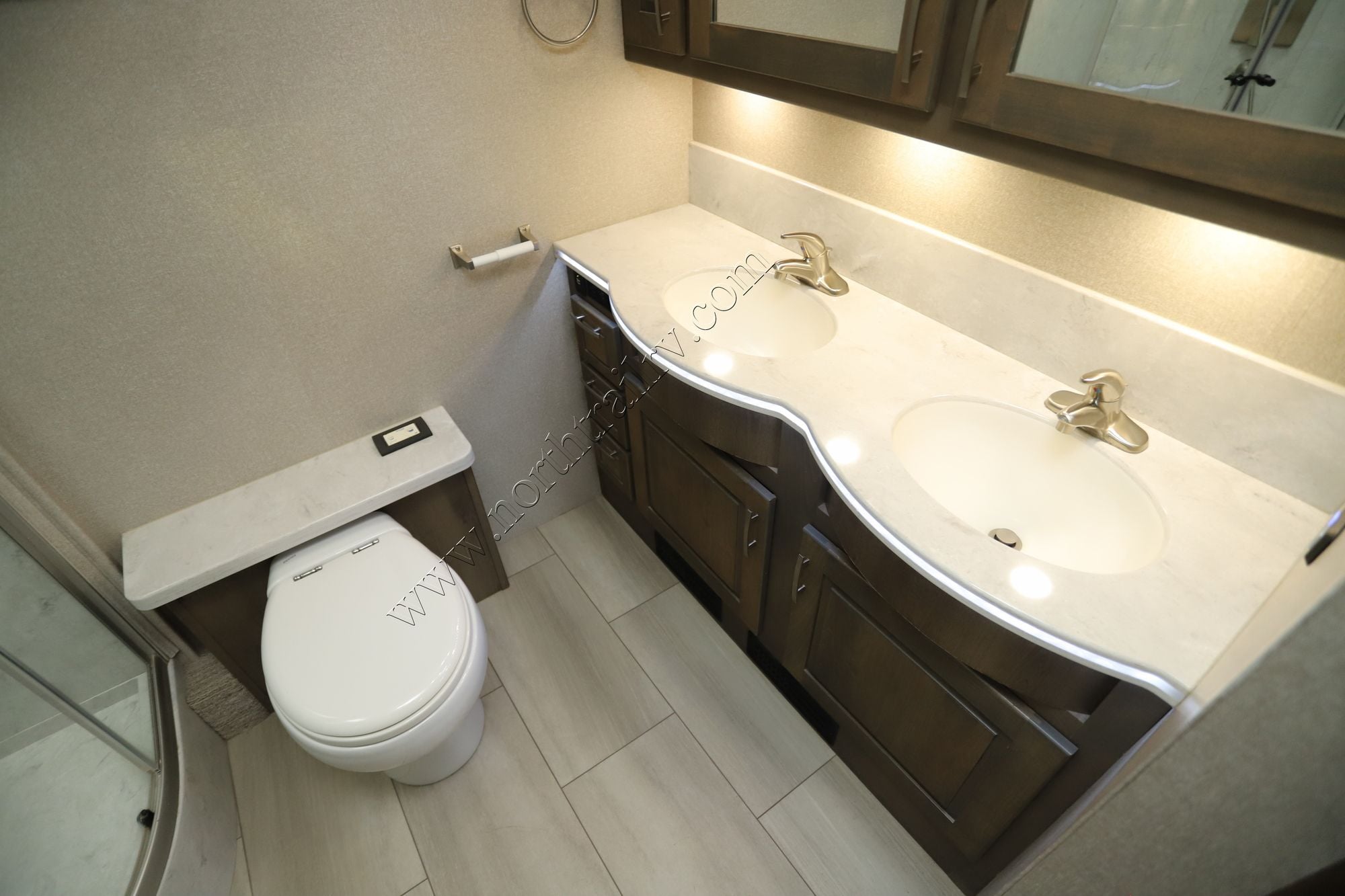 Used 2022 Dynamax Dynaquest Xl 37RB Super C  For Sale