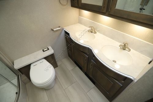 2022 Dynamax Dynaquest Xl 37RB