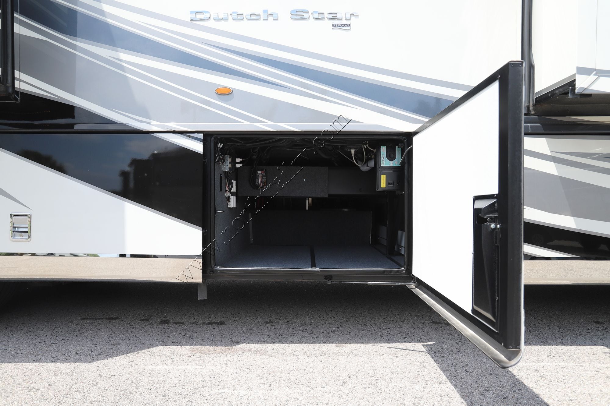 Used 2021 Newmar Dutch Star 4326 Class A  For Sale